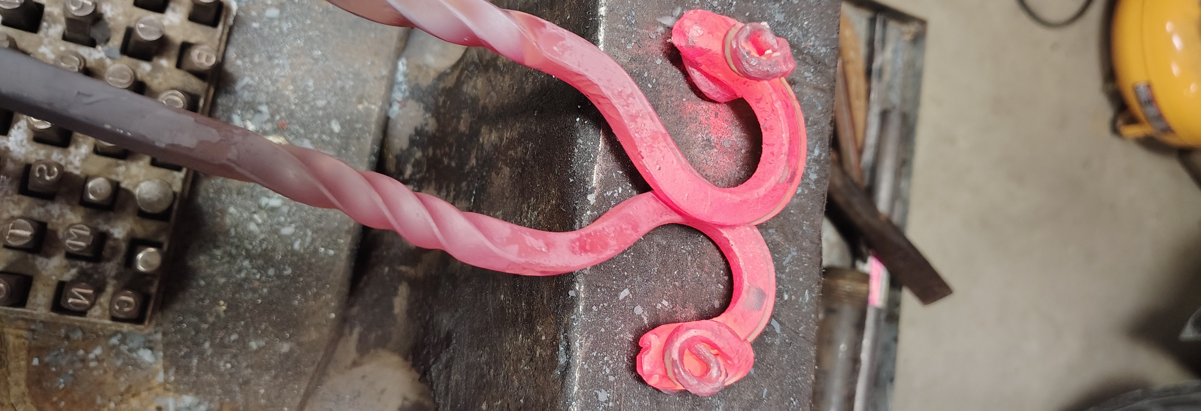 How to forge a ram’s head fire poker