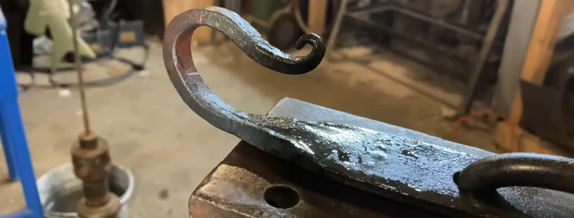 Blacksmithing- Forging A Trammel Hook