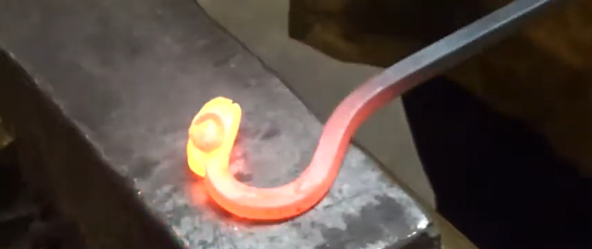 How to forge a ram’s head fire poker